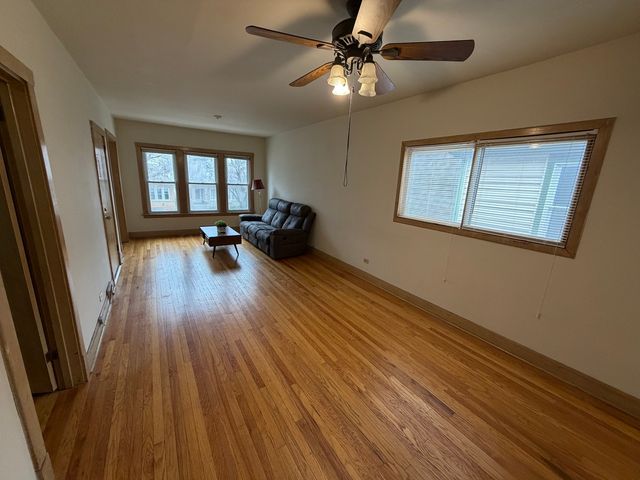 5252 N Ludlam Avenue 2, Chicago, IL 60630