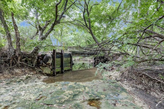 521 Bakers Branch Road, Waxahachie, TX 75167