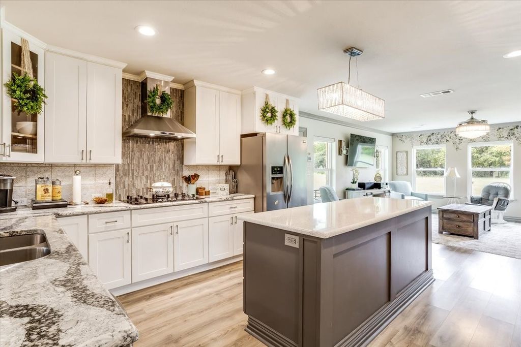 521 Bakers Branch Road, Waxahachie, TX 75167