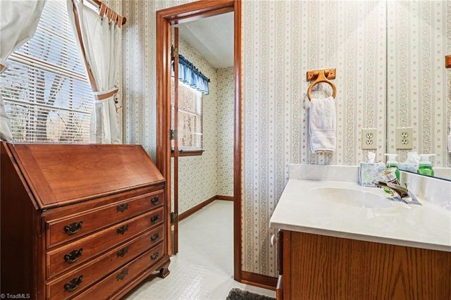 217 Greenlawn Drive, Kernersville, NC 27284