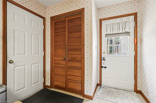 217 Greenlawn Drive, Kernersville, NC 27284