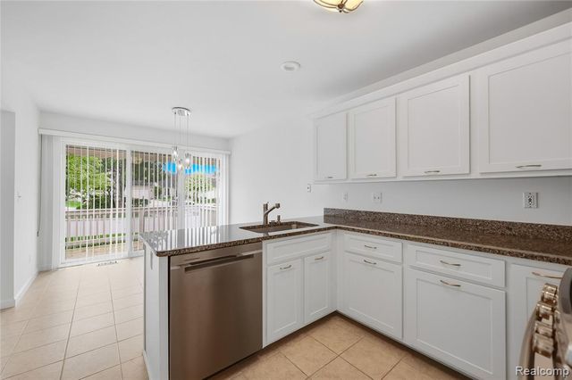 43442 Napa Drive, Sterling Heights, MI 48314