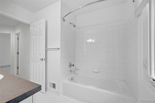 43442 Napa Drive, Sterling Heights, MI 48314