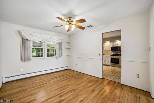 30 Tanglewood Dr, East Hanover Twp., NJ 07936