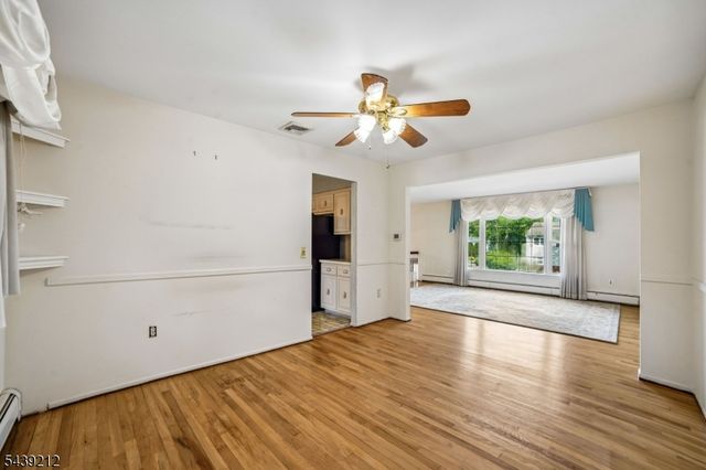 30 Tanglewood Dr, East Hanover Twp., NJ 07936