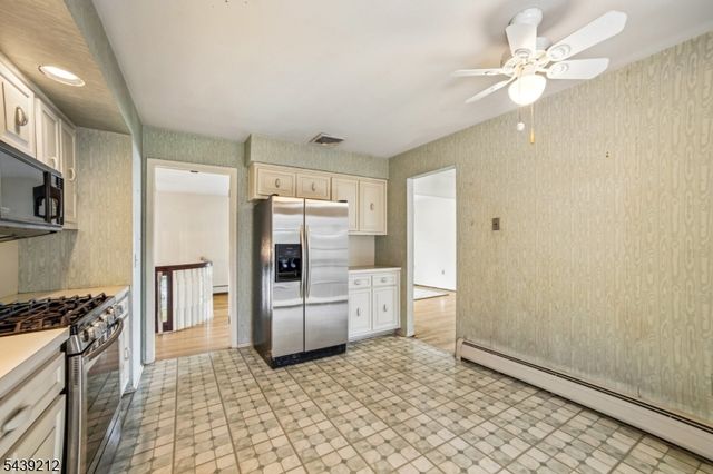 30 Tanglewood Dr, East Hanover Twp., NJ 07936