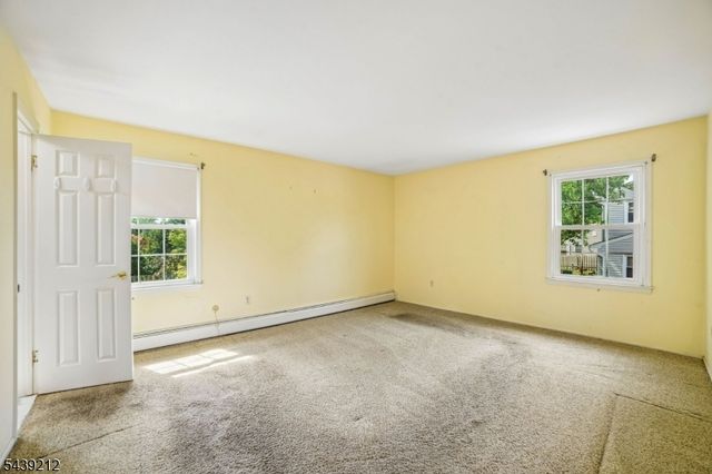 30 Tanglewood Dr, East Hanover Twp., NJ 07936