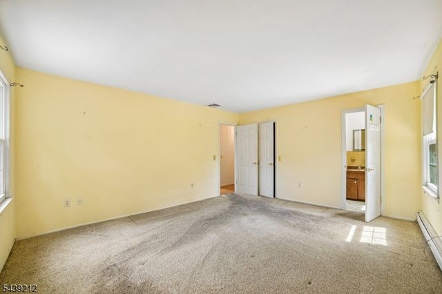 30 Tanglewood Dr, East Hanover Twp., NJ 07936