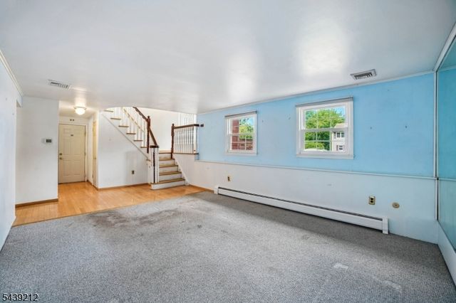 30 Tanglewood Dr, East Hanover Twp., NJ 07936