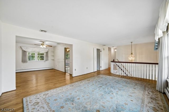 30 Tanglewood Dr, East Hanover Twp., NJ 07936