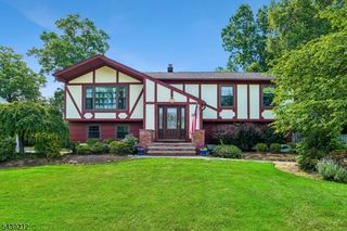 30 Tanglewood Dr, East Hanover Twp., NJ 07936