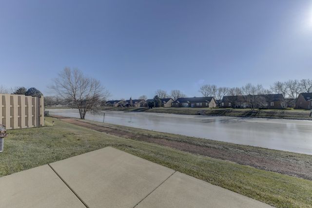 1247 Auburn Meadow Lane, Schererville, IN 46375