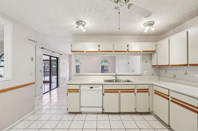 9913 CHESHAM DRIVE, Orlando, FL 32817