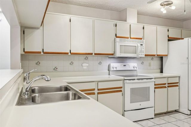 9913 CHESHAM DRIVE, Orlando, FL 32817