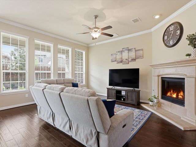 800 River Oak Avenue, Euless, TX 76039