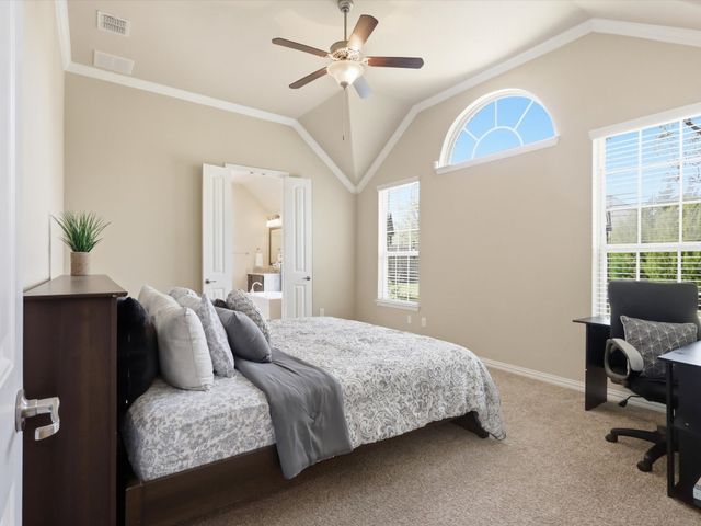 800 River Oak Avenue, Euless, TX 76039