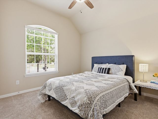 800 River Oak Avenue, Euless, TX 76039