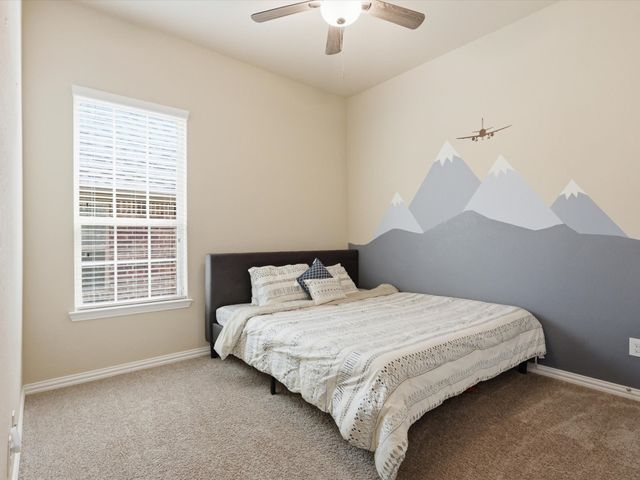 800 River Oak Avenue, Euless, TX 76039