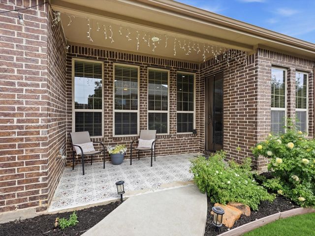 800 River Oak Avenue, Euless, TX 76039