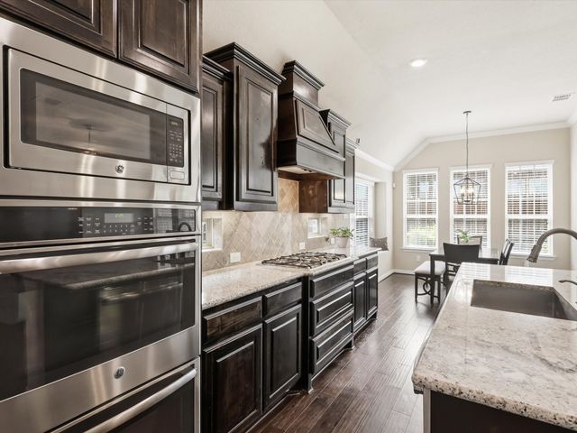 800 River Oak Avenue, Euless, TX 76039