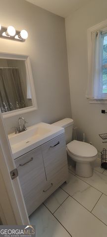 2752 Arrowood Drive UPSTAIRS, East Point, GA 30344