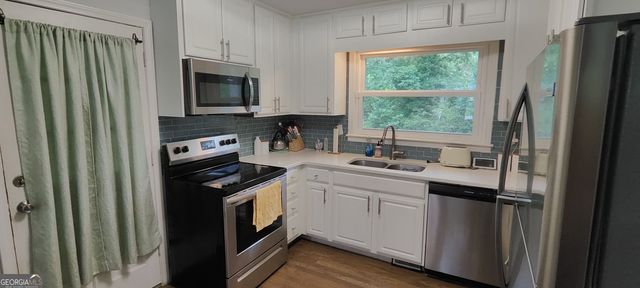 2752 Arrowood Drive UPSTAIRS, East Point, GA 30344