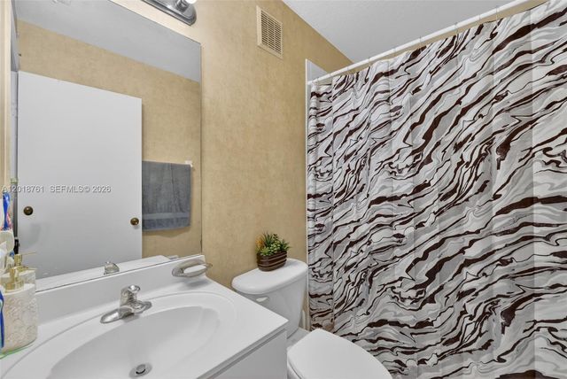 2600 SE 12th Pl 203, Homestead, FL 33035