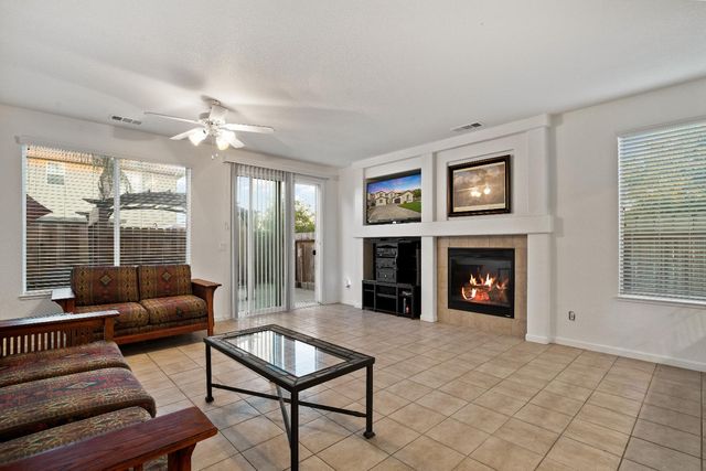 2775 Glow Rd, Riverbank, CA 95367