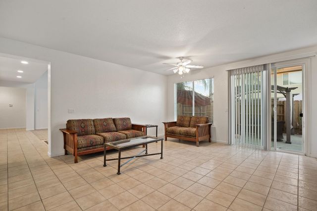 2775 Glow Rd, Riverbank, CA 95367