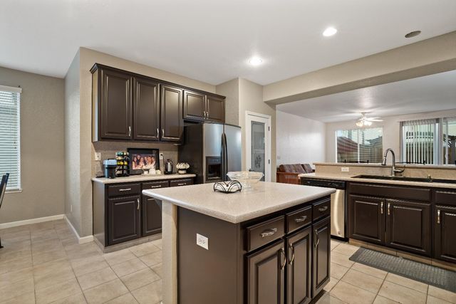 2775 Glow Rd, Riverbank, CA 95367