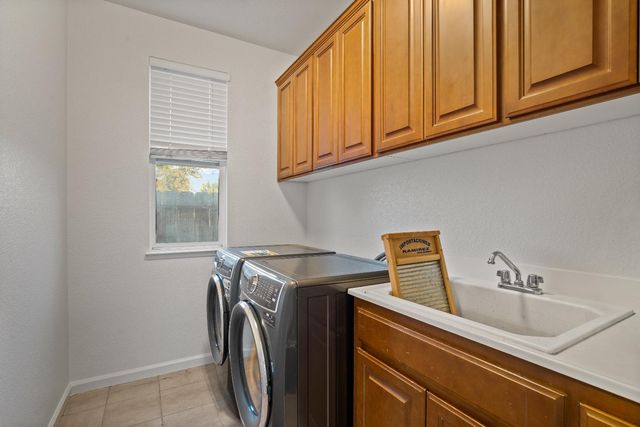 2775 Glow Rd, Riverbank, CA 95367