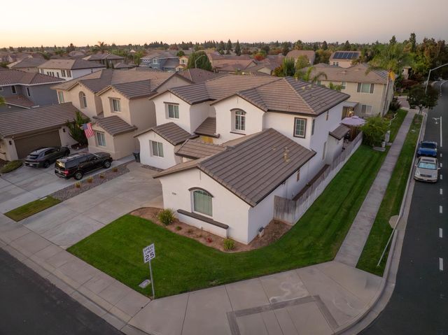 2775 Glow Rd, Riverbank, CA 95367