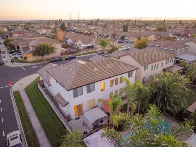 2775 Glow Rd, Riverbank, CA 95367