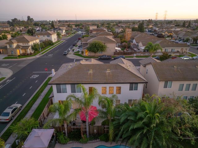 2775 Glow Rd, Riverbank, CA 95367