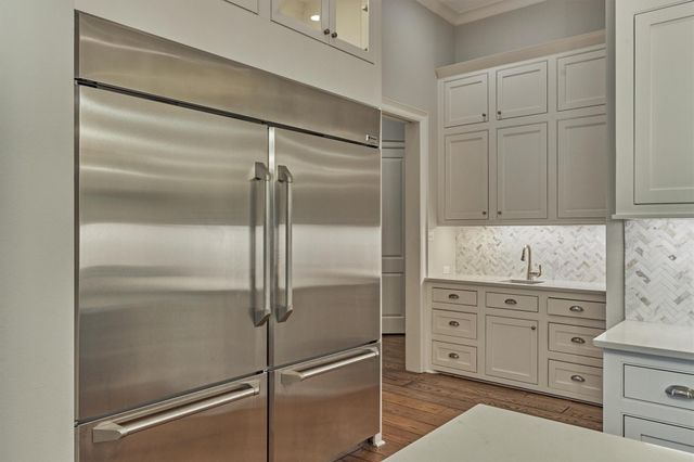 22 E Shore Drive, The Woodlands, TX 77380