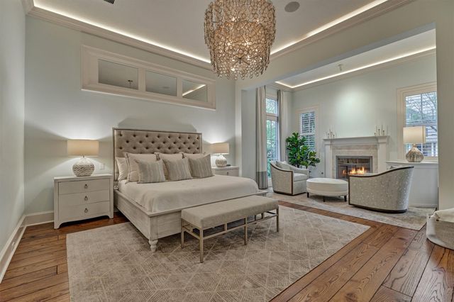 22 E Shore Drive, The Woodlands, TX 77380