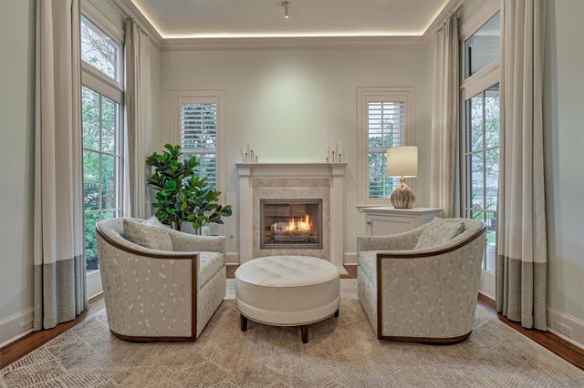 22 E Shore Drive, The Woodlands, TX 77380