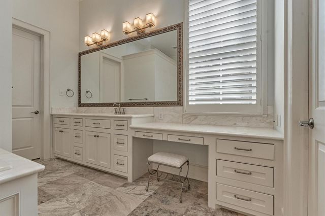 22 E Shore Drive, The Woodlands, TX 77380