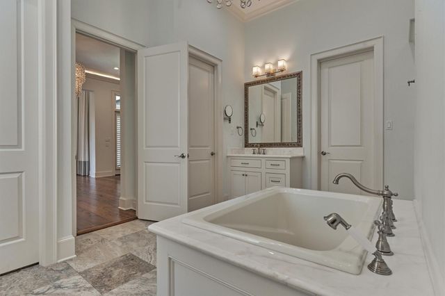 22 E Shore Drive, The Woodlands, TX 77380