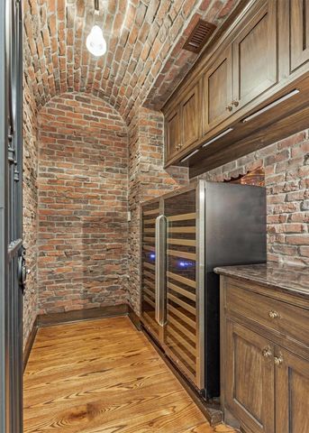 22 E Shore Drive, The Woodlands, TX 77380