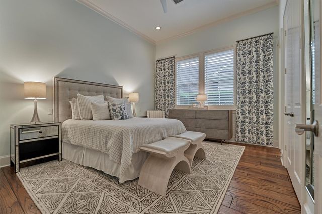 22 E Shore Drive, The Woodlands, TX 77380