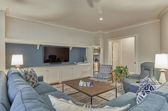 22 E Shore Drive, The Woodlands, TX 77380