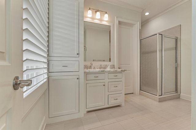22 E Shore Drive, The Woodlands, TX 77380