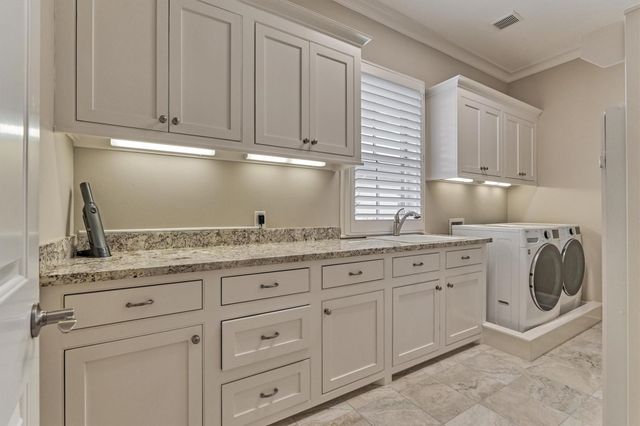 22 E Shore Drive, The Woodlands, TX 77380