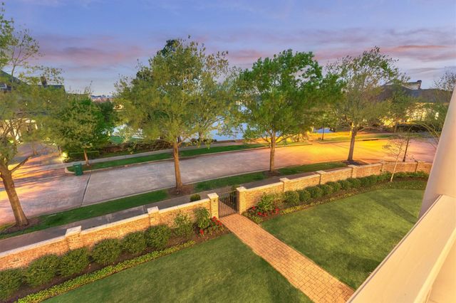 22 E Shore Drive, The Woodlands, TX 77380