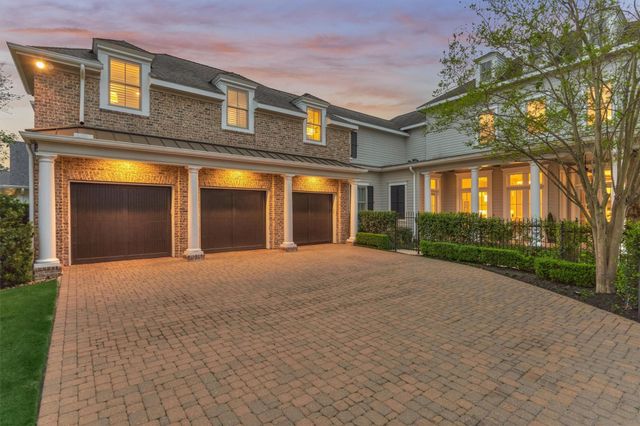 22 E Shore Drive, The Woodlands, TX 77380