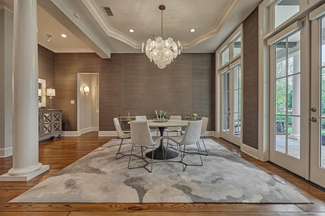 22 E Shore Drive, The Woodlands, TX 77380