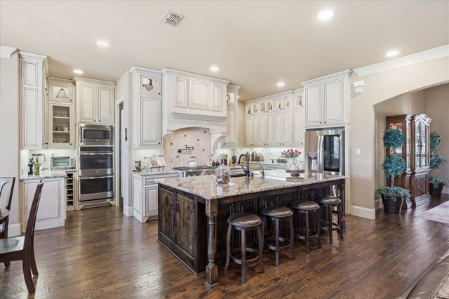 800 Stonewood Boulevard, Bartonville, TX 76226