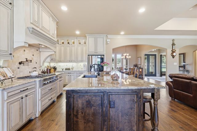800 Stonewood Boulevard, Bartonville, TX 76226