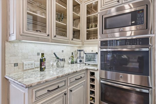 800 Stonewood Boulevard, Bartonville, TX 76226
